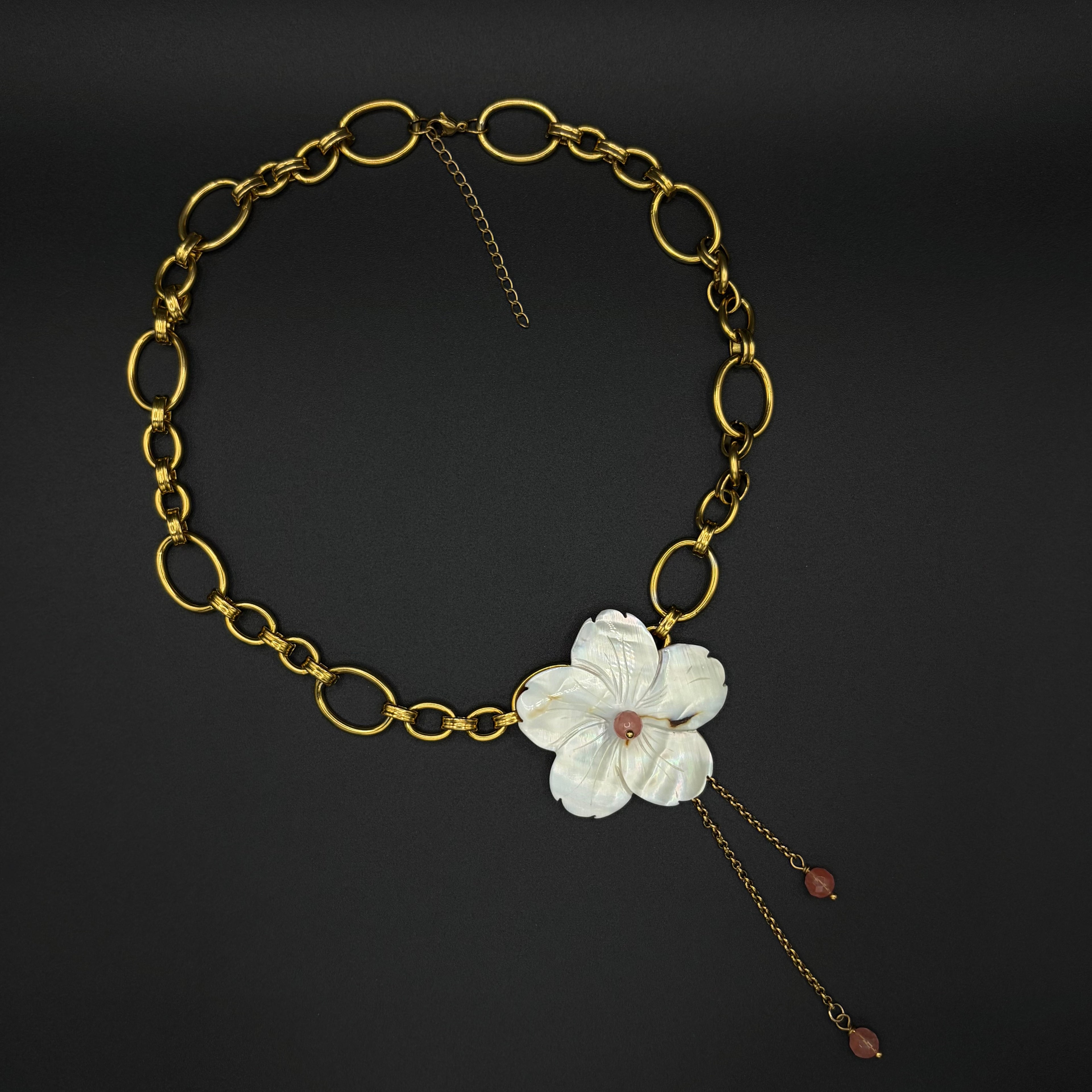 Collier Fleur en Nacre